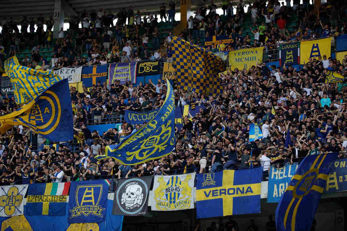 Verona-Arezzo, tutto nella ripresa: con l'uomo in più, abbuffata gol gialloblù e 5-0 finale