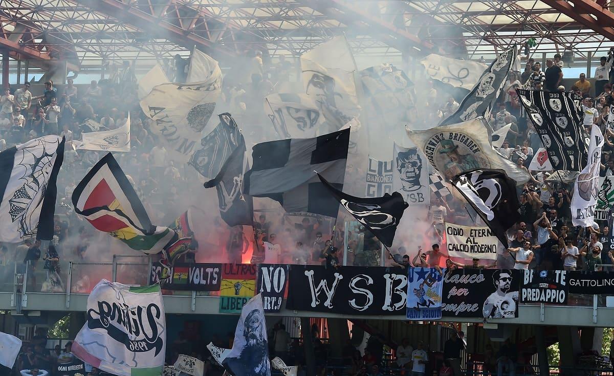 🔥 Cesena, campagna abbonamenti SPETTACOLARE! Curva Mare sold out per il terzo anno